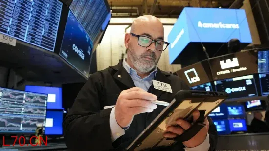 午盘：道指转涨 标普500指数基本持平